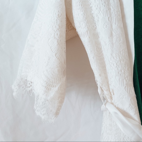 Walkin on Air Lace & Satin Bridal Robe - Picture 4 of 8